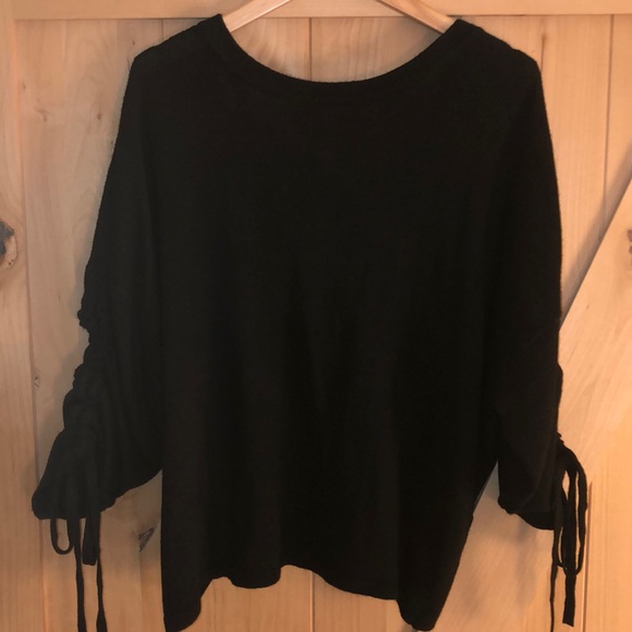 SUGARLIPS  TIMELESS BLACK SWEATER - Picture 7 of 8